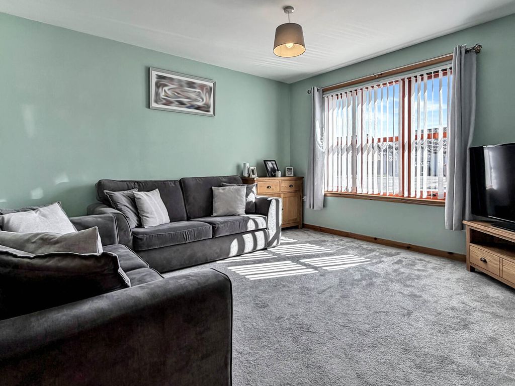 Property photo 3 of 19 Living Room