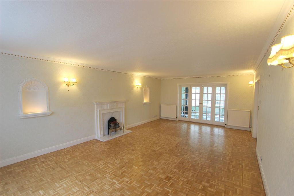 Property photo 2 of 26 Living Room