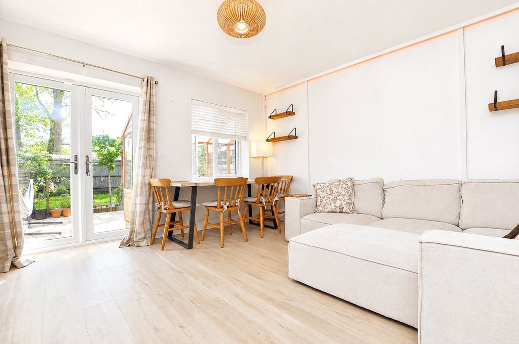 Property photo 3 of 11 Picture No. 05