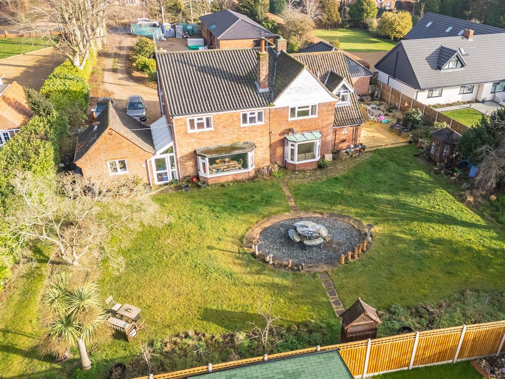 Property photo 2 of 27