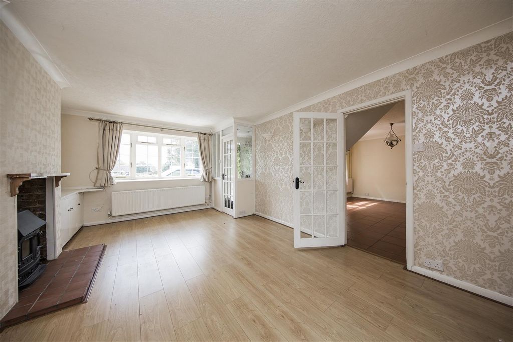 Property photo 2 of 13 Sit Rm 19.Jpg