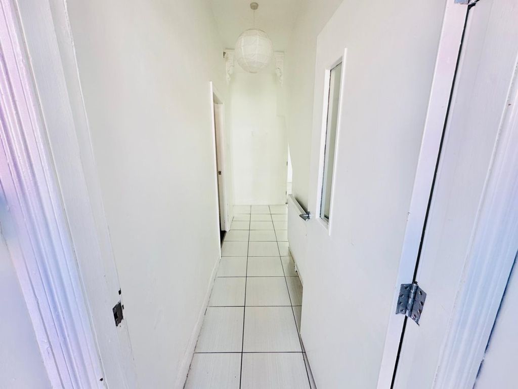 Property photo 2 of 9 Gallery