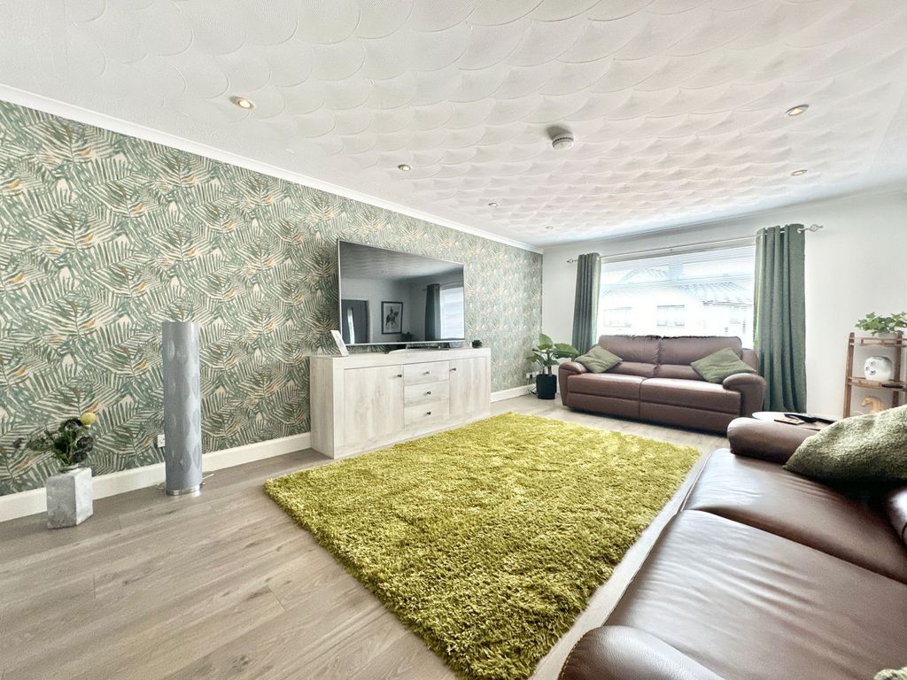 Property photo 3 of 40
