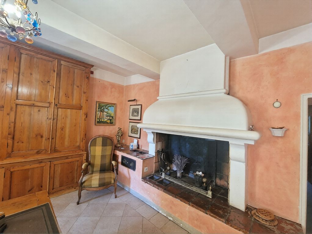 Property photo 3 of 24