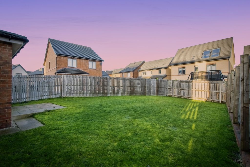 Additional image 4 of 4 bed detached house for saleHeath View, Wakefield, West Yorkshire WF1