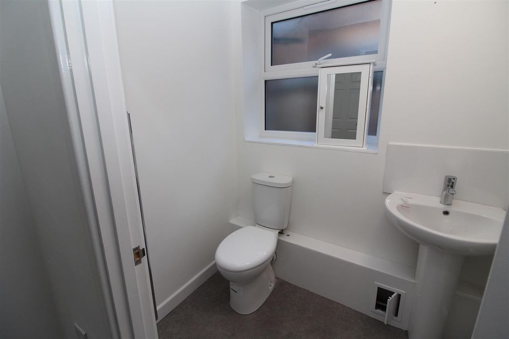 Property photo 3 of 5 Shower Room