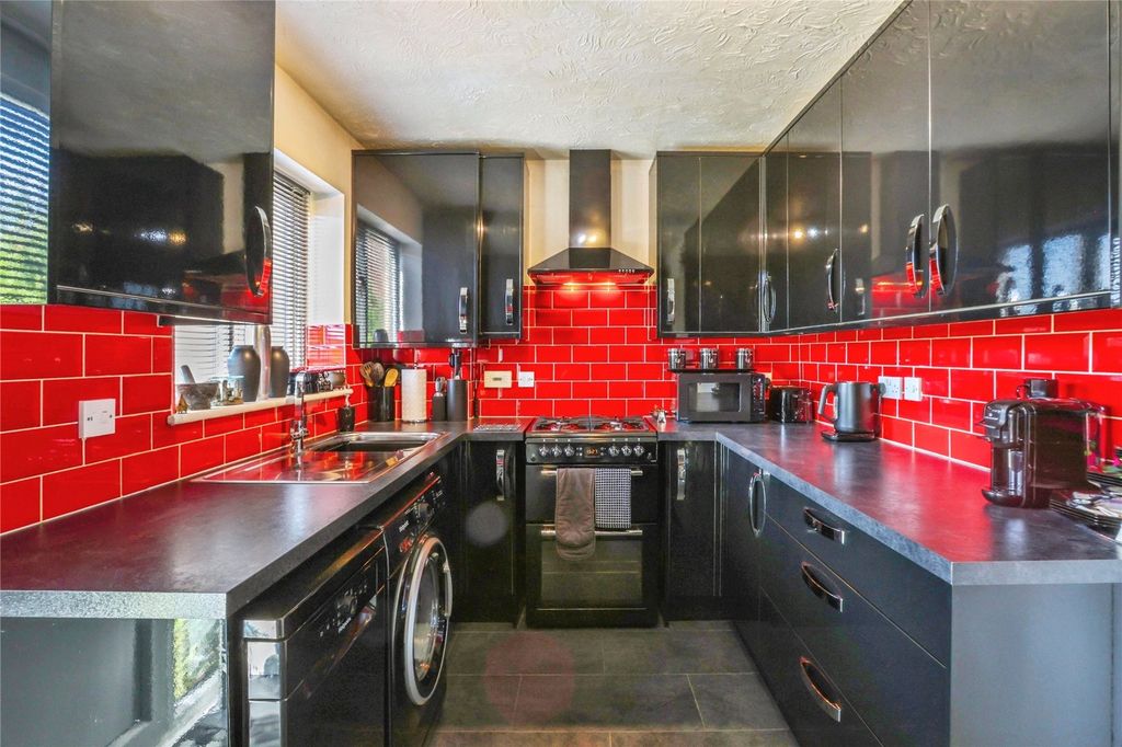 Property photo 3 of 17 Picture No. 04