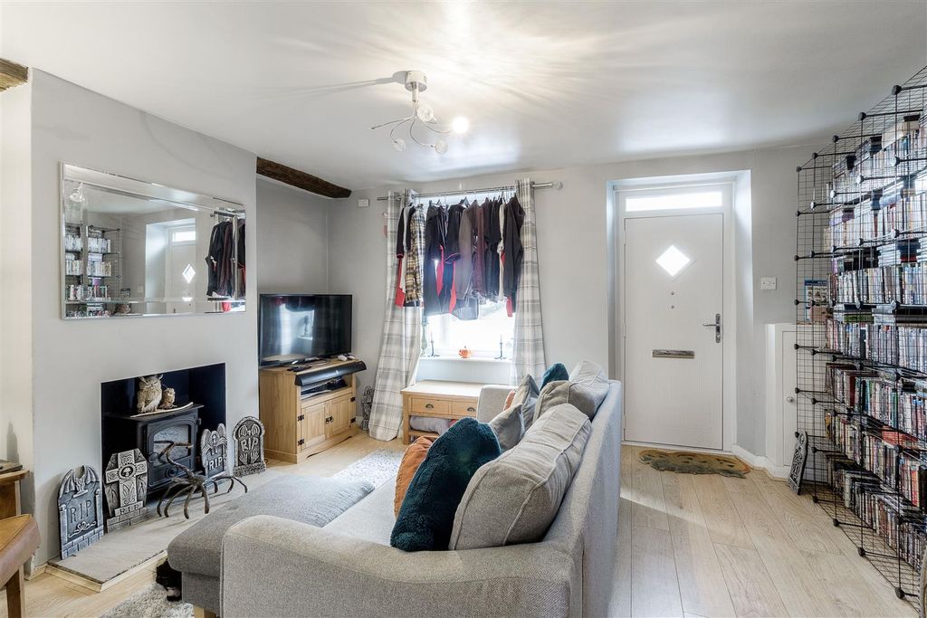 Property photo 3 of 12 Living Room