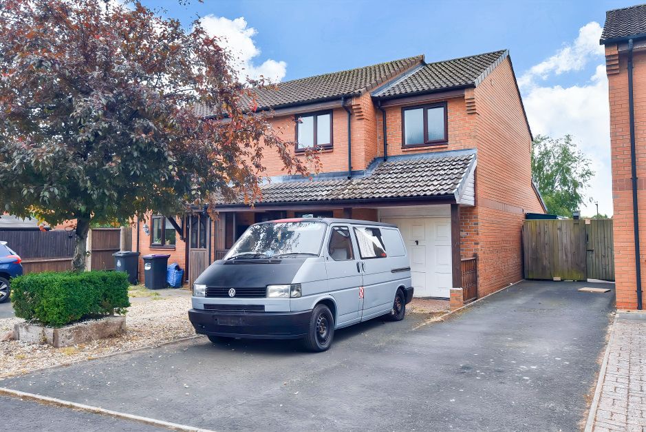 Property photo 1 of 20 Front Aspect