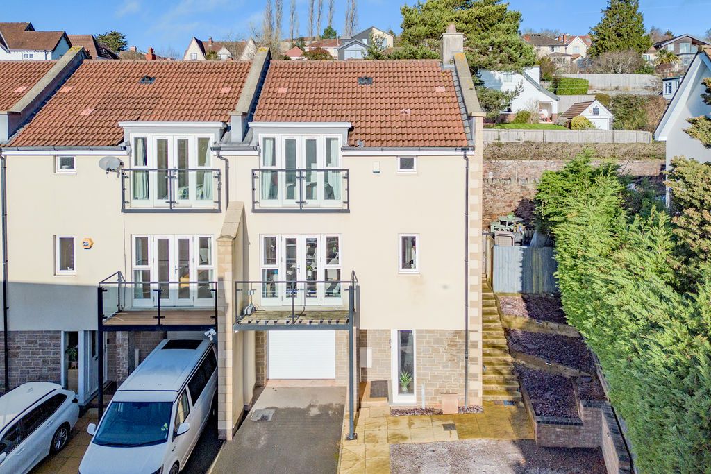 Property photo 1 of 17 Photo 3