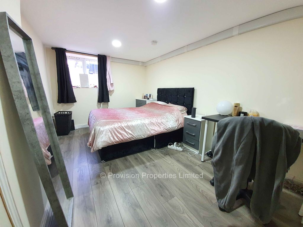 Property photo 2 of 7 Photo