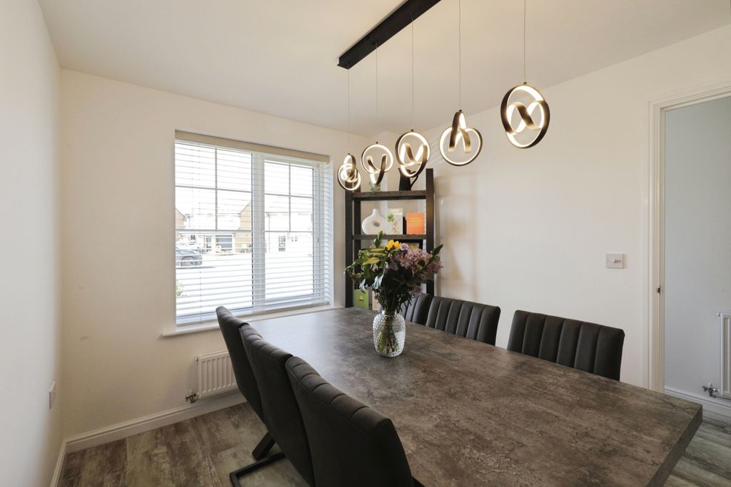 Property photo 3 of 23 Pbox-Img.Jpg