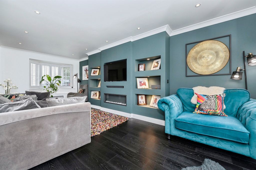 Property photo 2 of 19