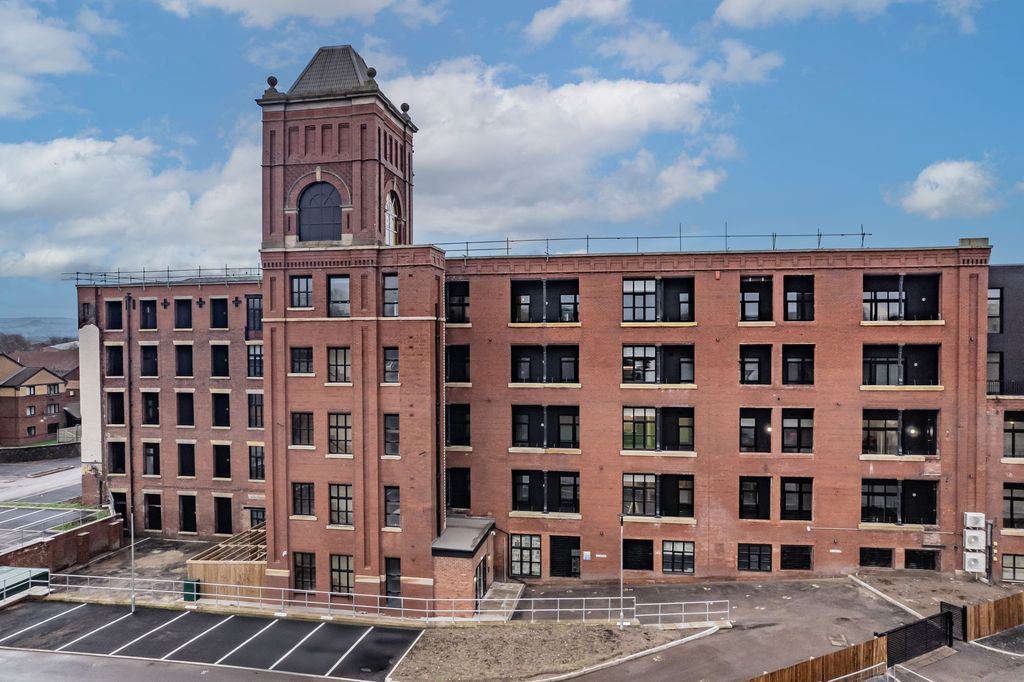 Property photo 2 of 20