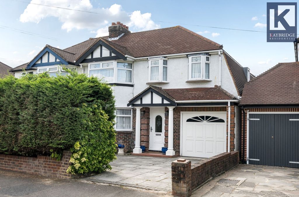 Property photo 1 of 22 Epsom And Worcester Park