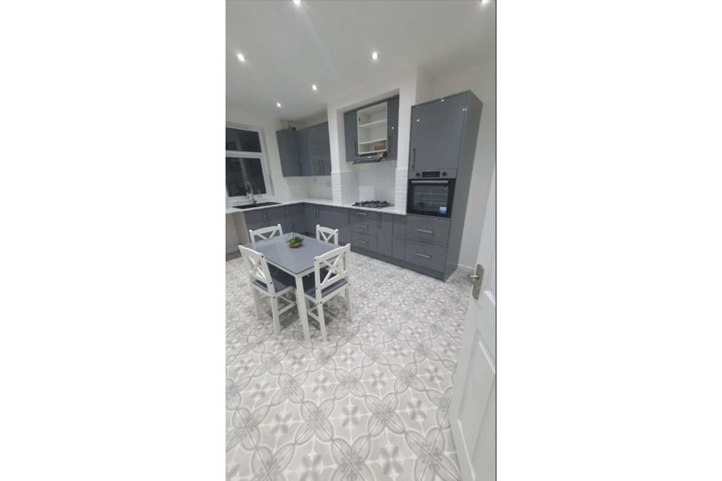 Property photo 3 of 13 Kitchen/Dining Room