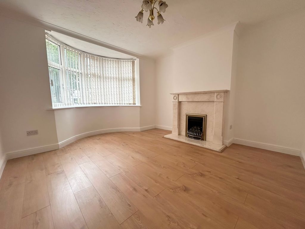 Property photo 2 of 9 Front Lounge