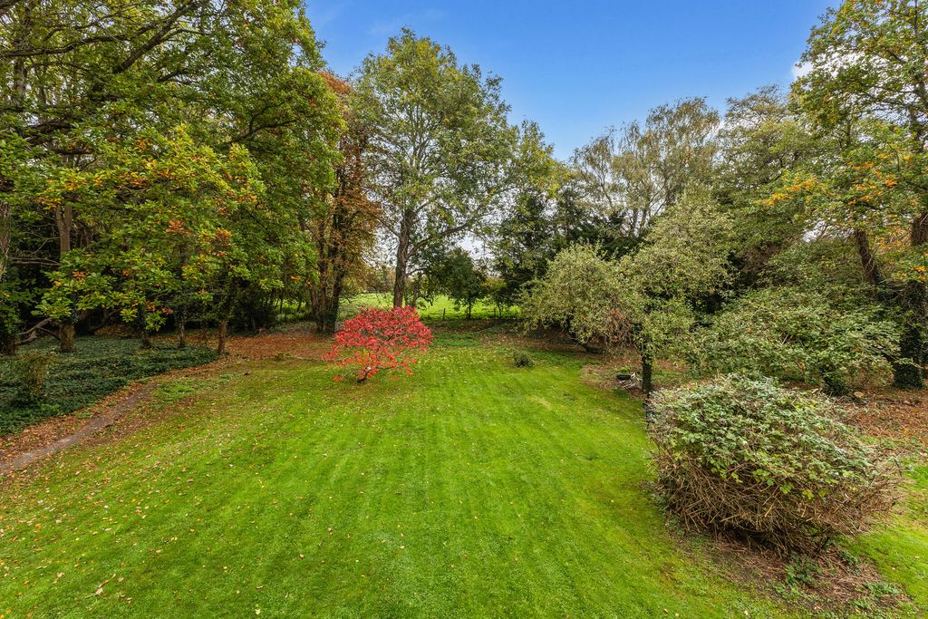 Property photo 2 of 24