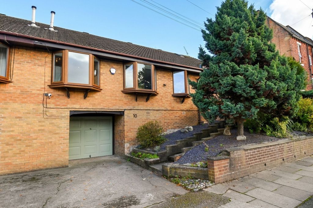 Property photo 2 of 30