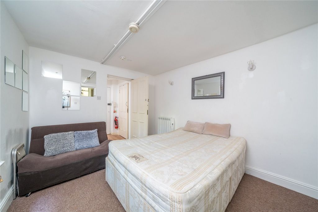 Property photo 3 of 7 Picture No. 08