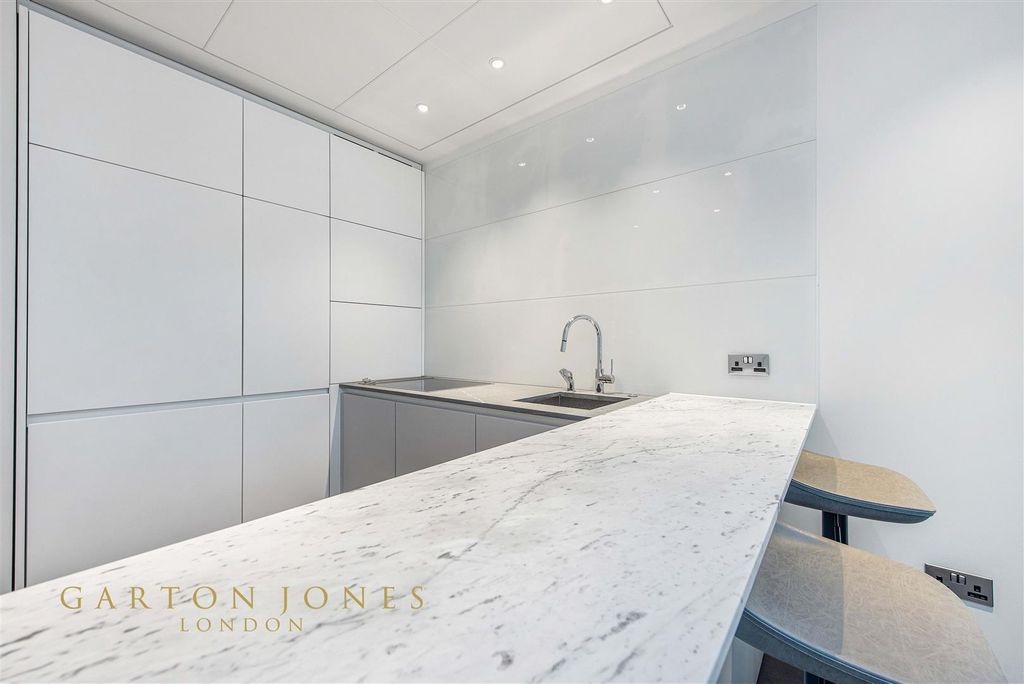 Property photo 2 of 12 Kitchen