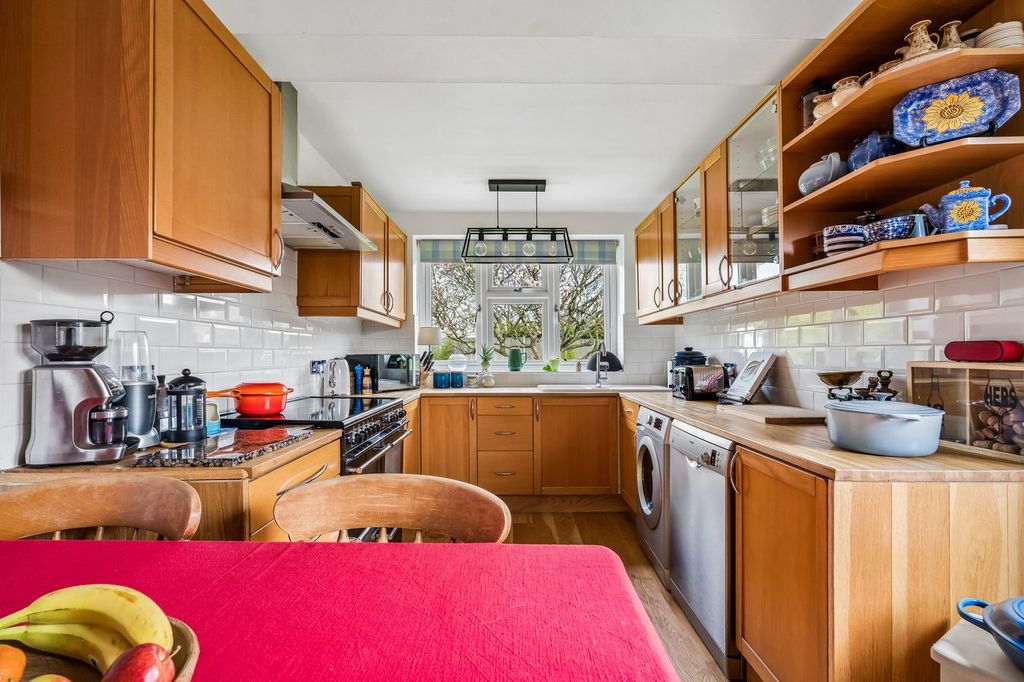 Additional image 18 of 3 bed detached house for saleSt James Walk, Richings Park, Iver SL0