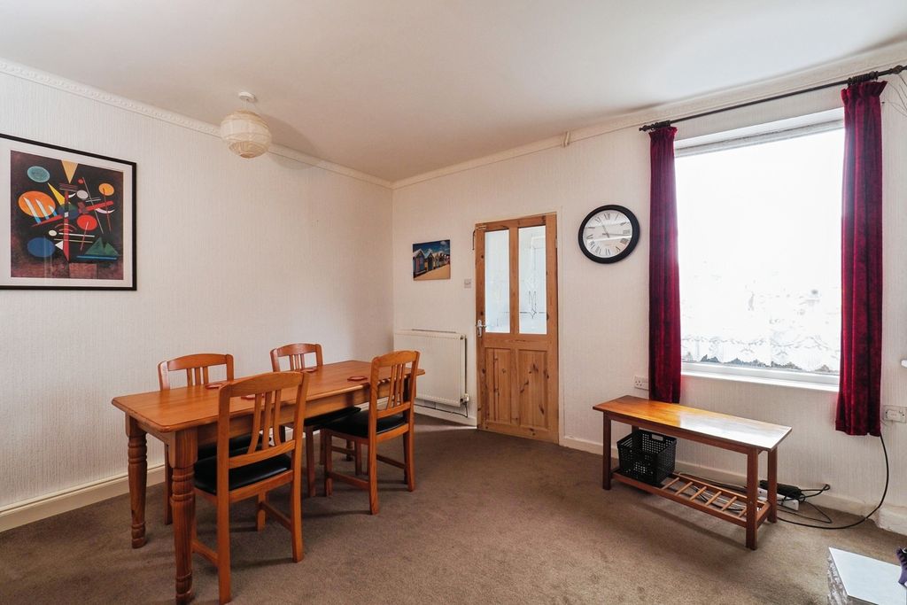 Property photo 2 of 18 Photo