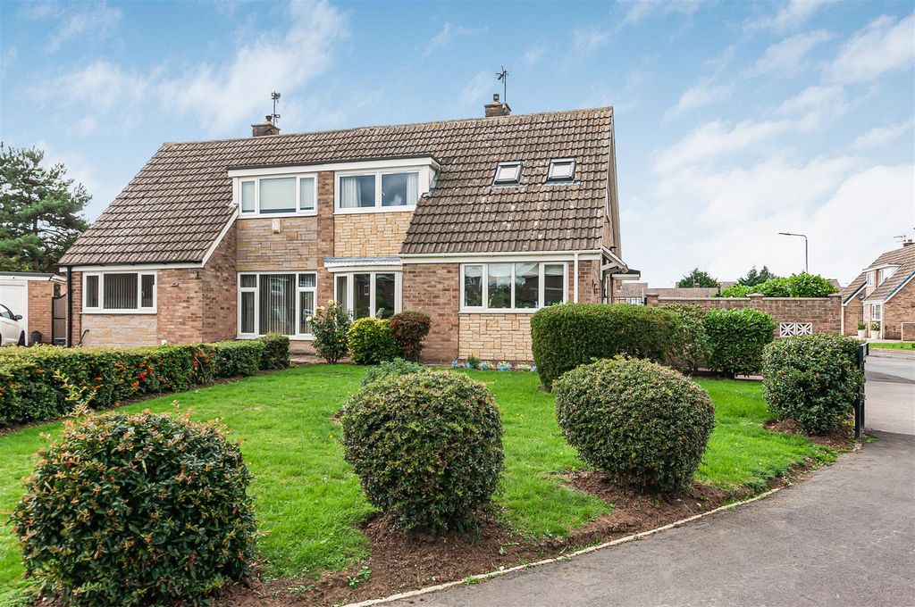 Property photo 1 of 18 50 Woodfield Road4.Jpg