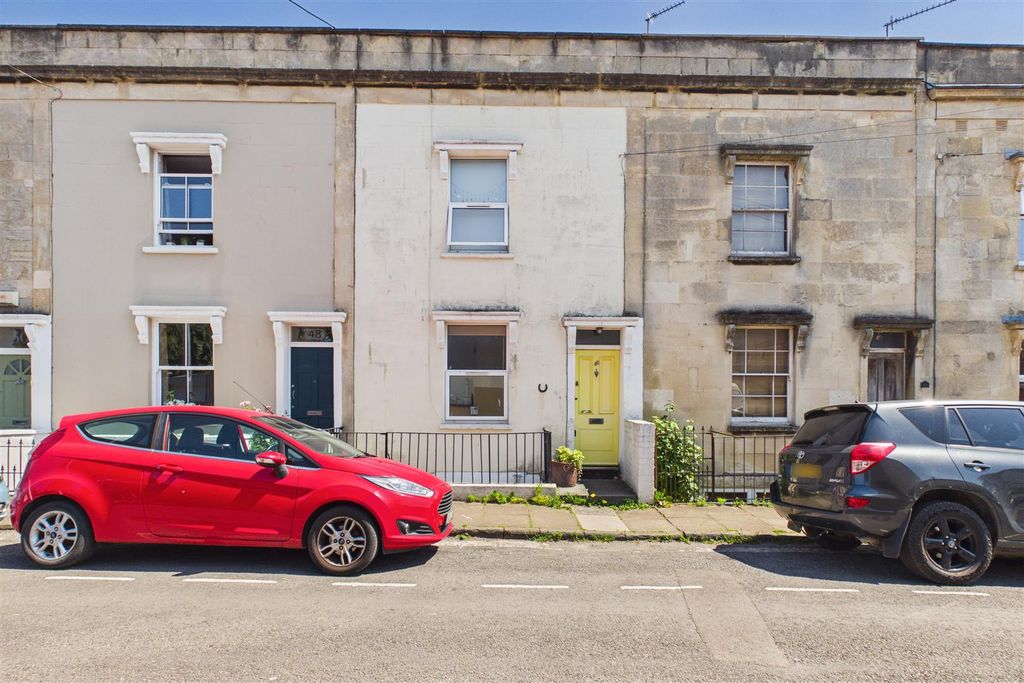 Property photo 1 of 10 Buildiong.Jpg