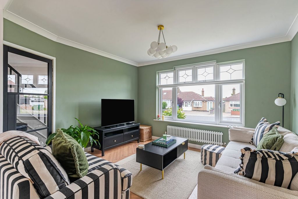 Property photo 3 of 18