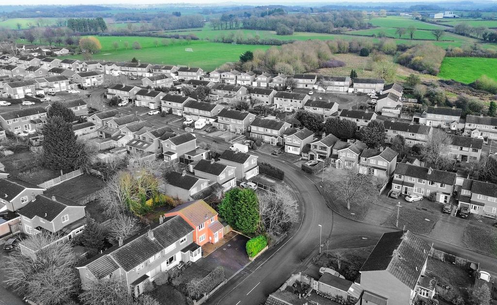 Property photo 1 of 24