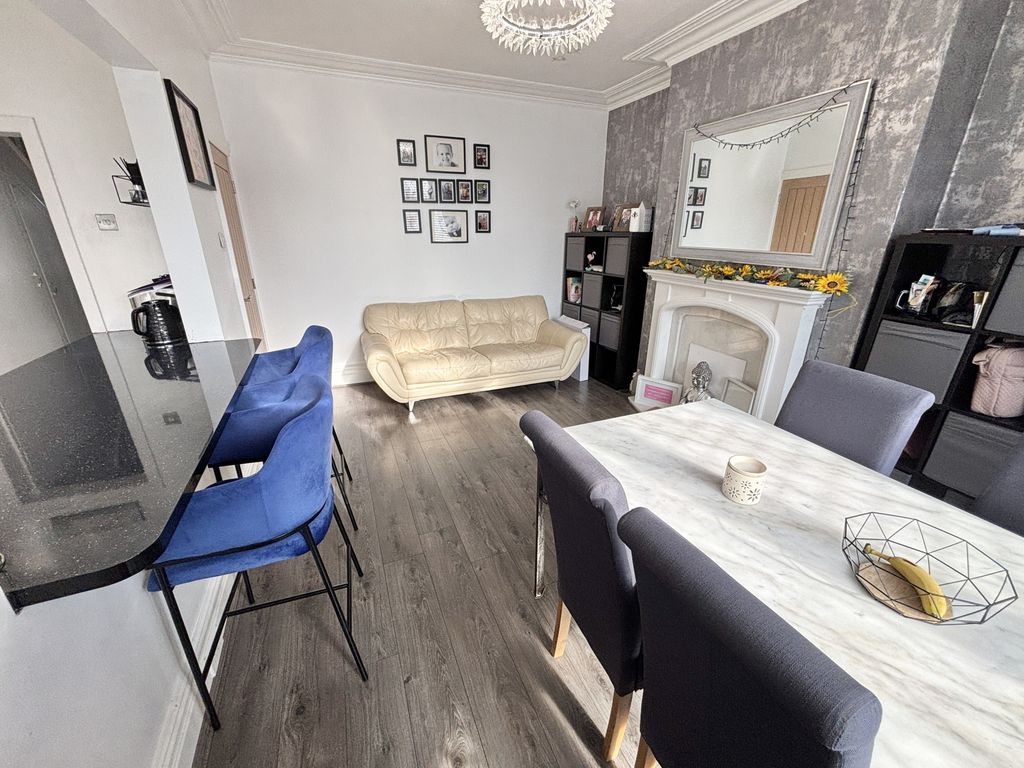 Property photo 3 of 28