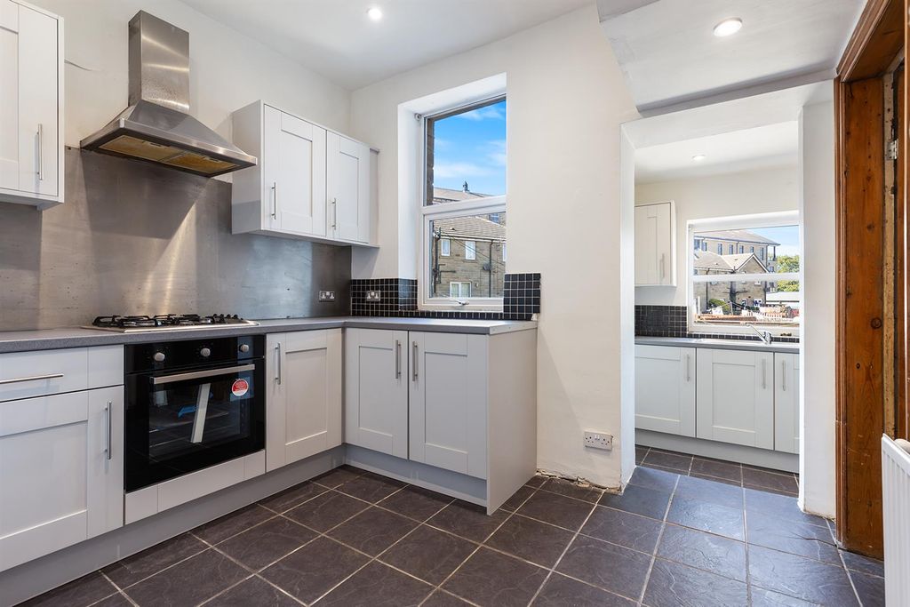 Property photo 3 of 13 Kitchen