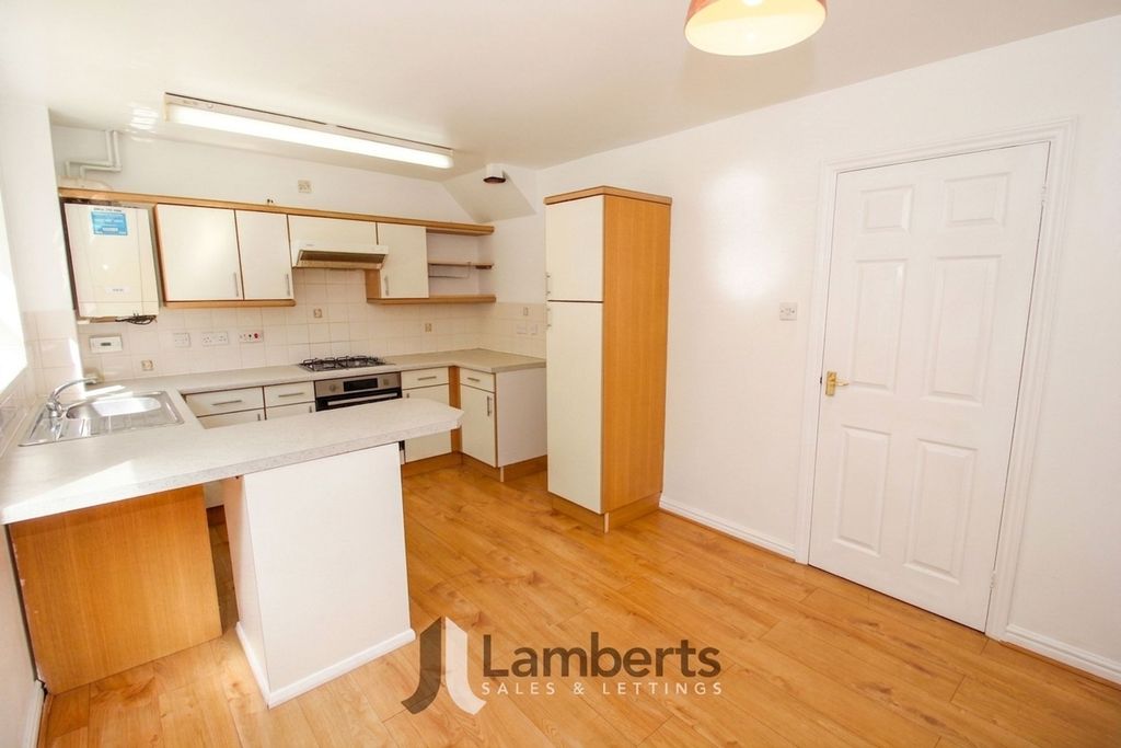 Property photo 2 of 21 Kitchen/Diner