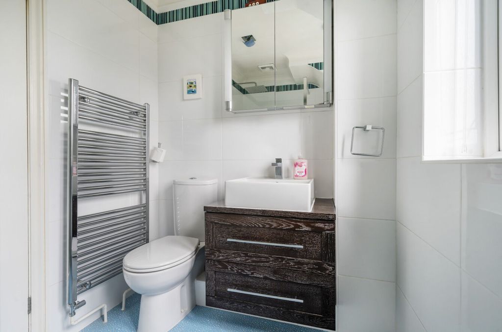 Additional image 14 of 5 bed detached house for saleHoggarth Close, Petersfield GU31