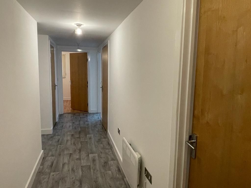 Property photo 2 of 10 Hallway.Jpg