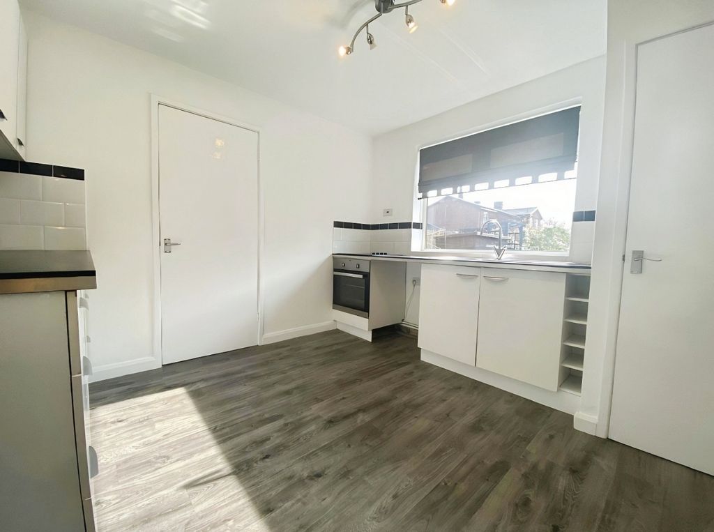 Property photo 3 of 16 4991365