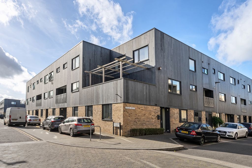 Property photo 1 of 29