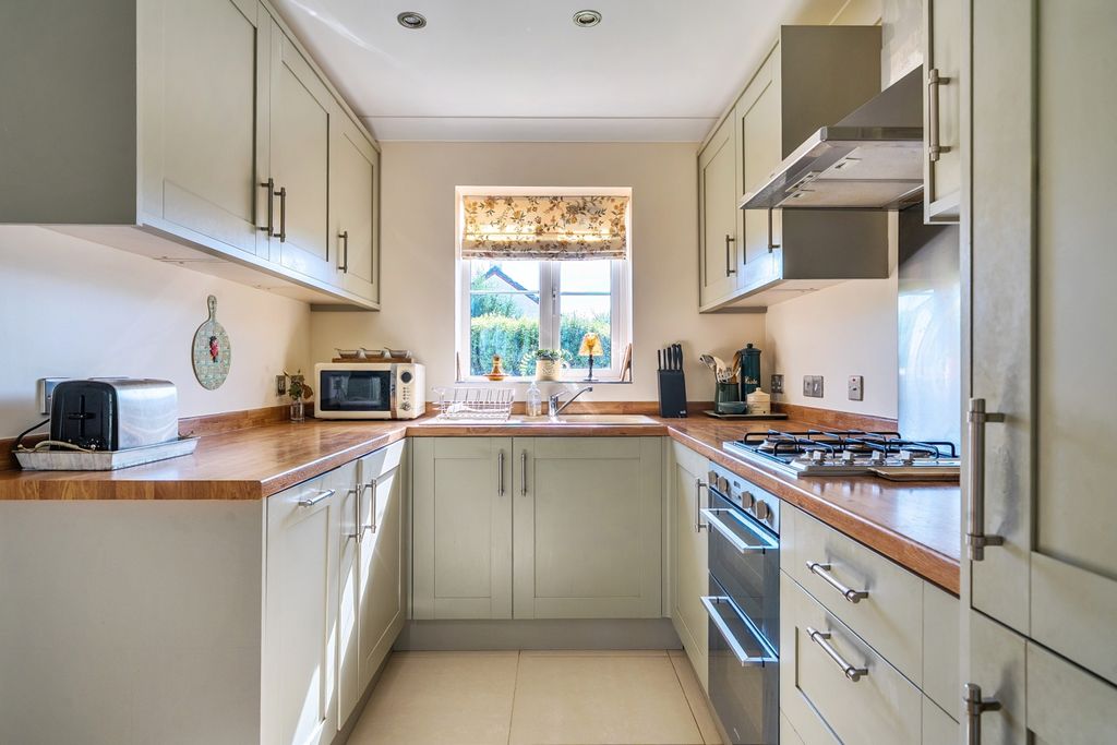 Property photo 2 of 24 13-6Ab531F482De9-1525692-1A0d3Cad93Aeb-19-3-1