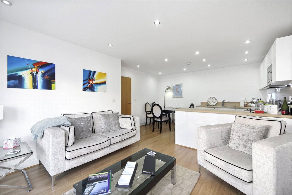 Property photo 3 of 12 Reception