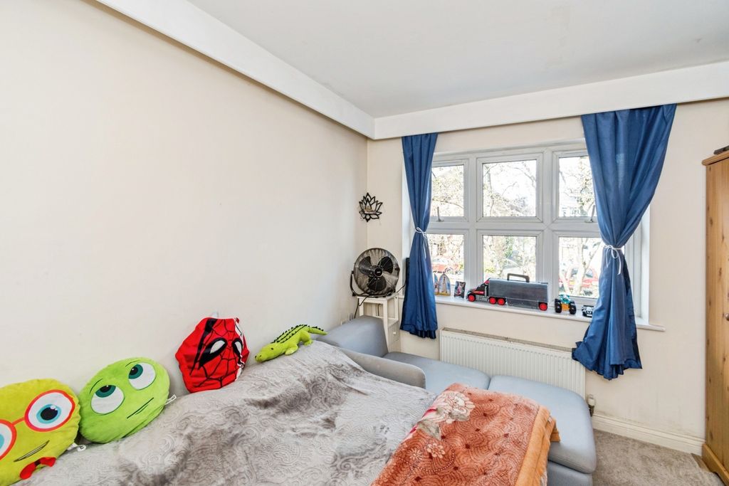 Property photo 3 of 8 Pbox-Img.Jpg