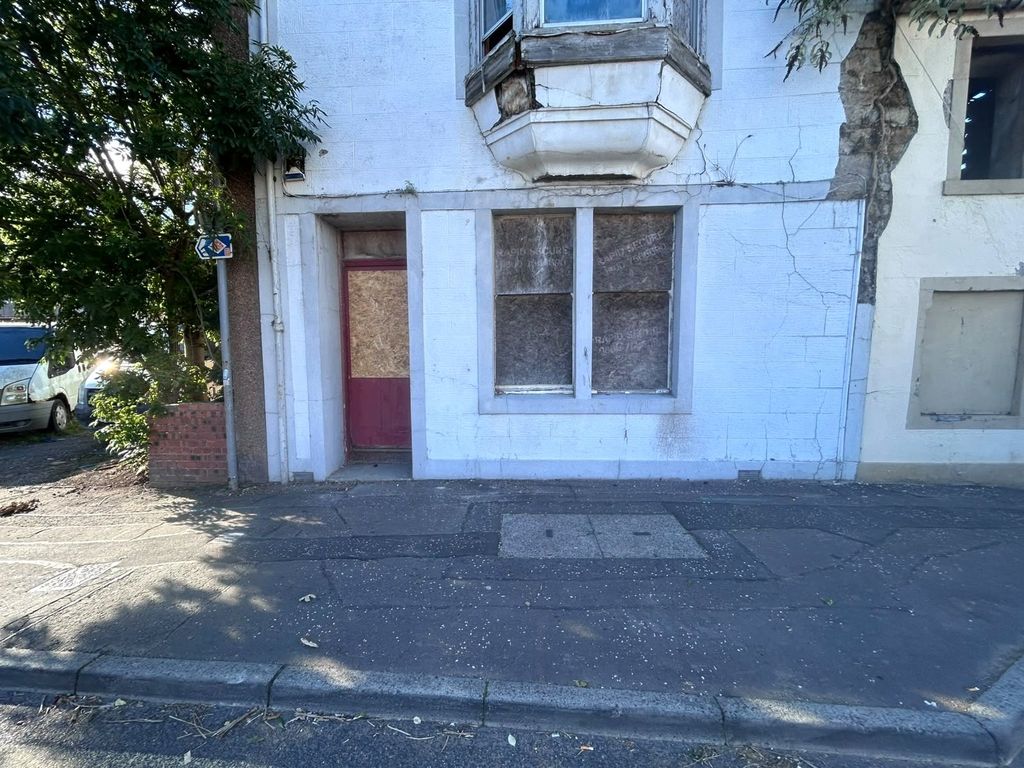 Property photo 3 of 4 Picture No. 05
