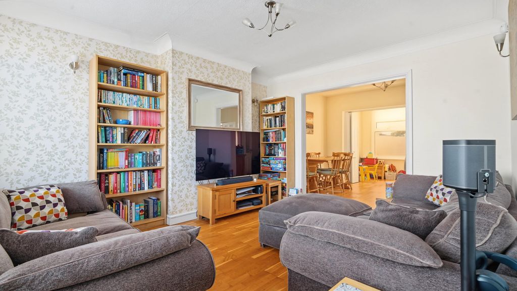 Property photo 2 of 19