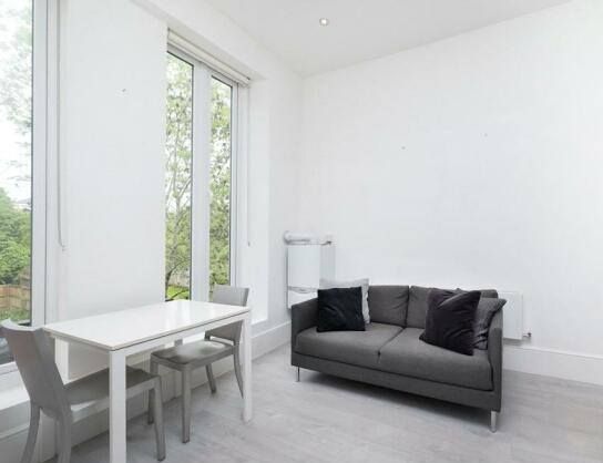 Property photo 3 of 12 Gallery