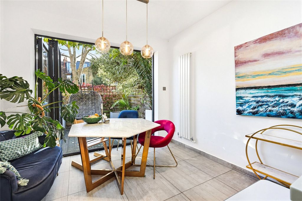 Property photo 3 of 14 Picture No. 11