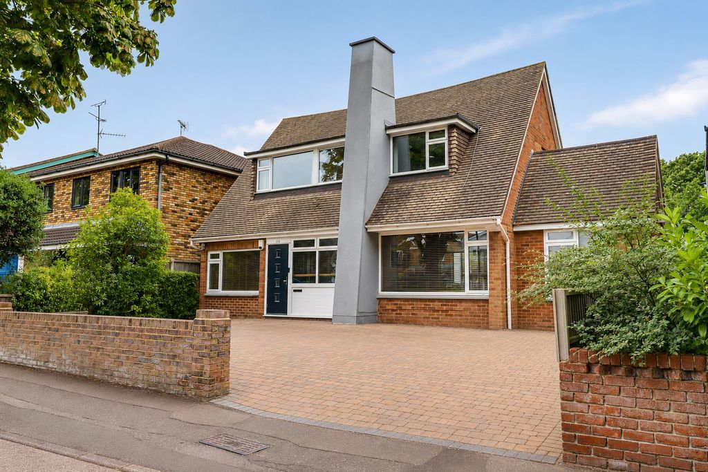 Property photo 1 of 32