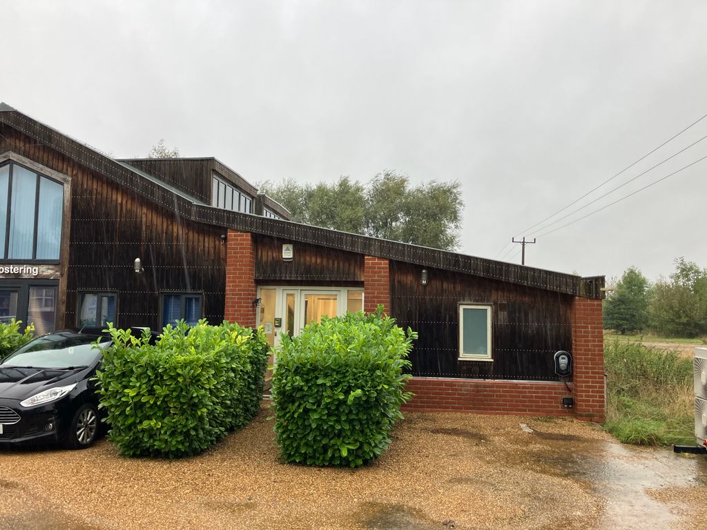 Property photo 1 of 2