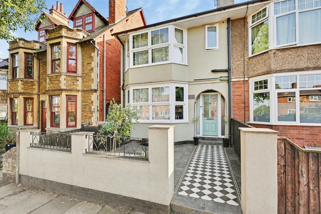 Property photo 1 of 36