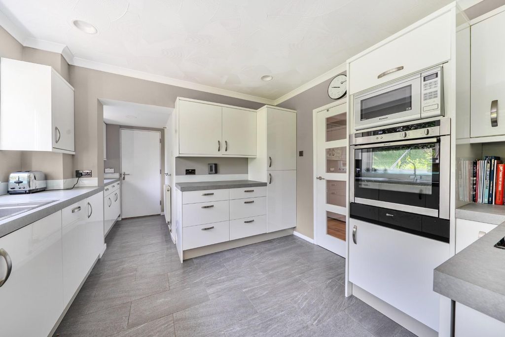 Property photo 3 of 21 1481715-16-6A3A56Ab2A7ba.Jpg