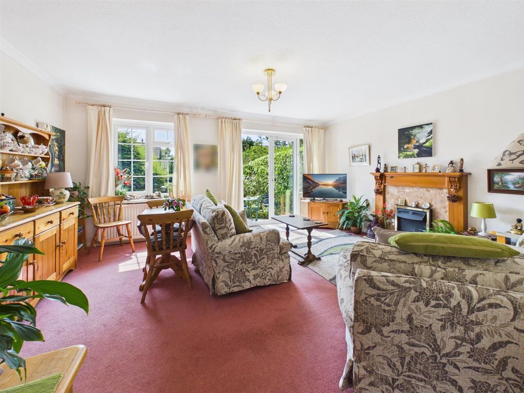 Property photo 3 of 10 Cam05510G0-Pr0263-Still007.Jpg